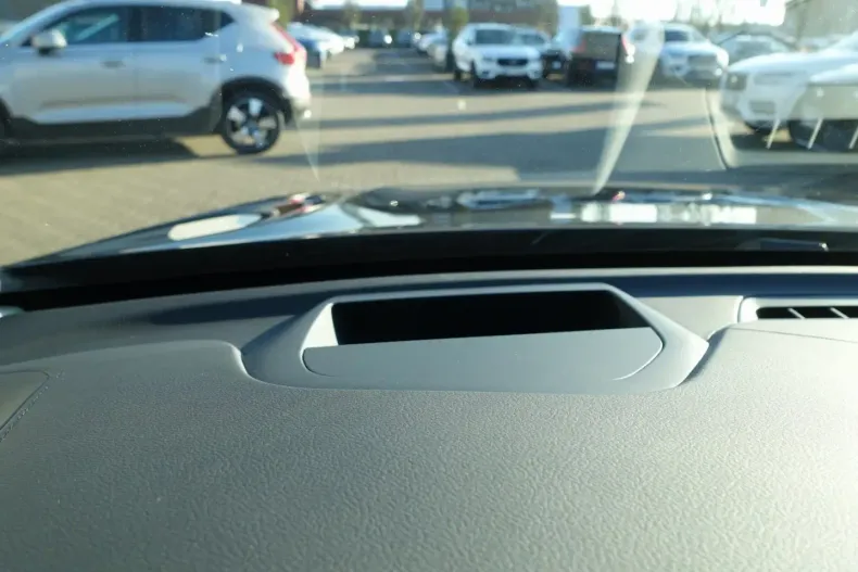 Volvo XC60 din 2023 cu 47.800 km - oferta VOL166872 - foto 16