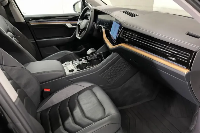 Volkswagen Touareg din 2021 cu 125.182 km - oferta VOL166903 - foto 11