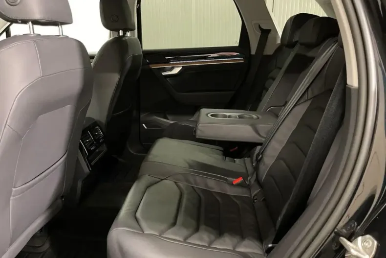 Volkswagen Touareg din 2021 cu 125.182 km - oferta VOL166903 - foto 12