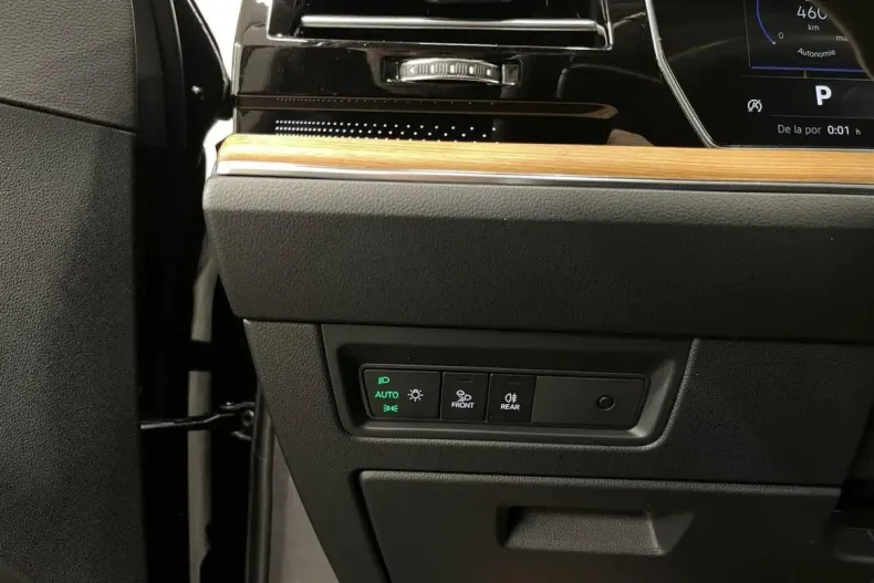 Volkswagen Touareg din 2021 cu 125.182 km - oferta VOL166903 - foto 25