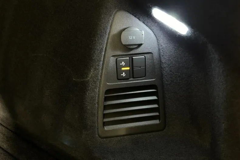 Volkswagen Touareg din 2021 cu 125.182 km - oferta VOL166903 - foto 27