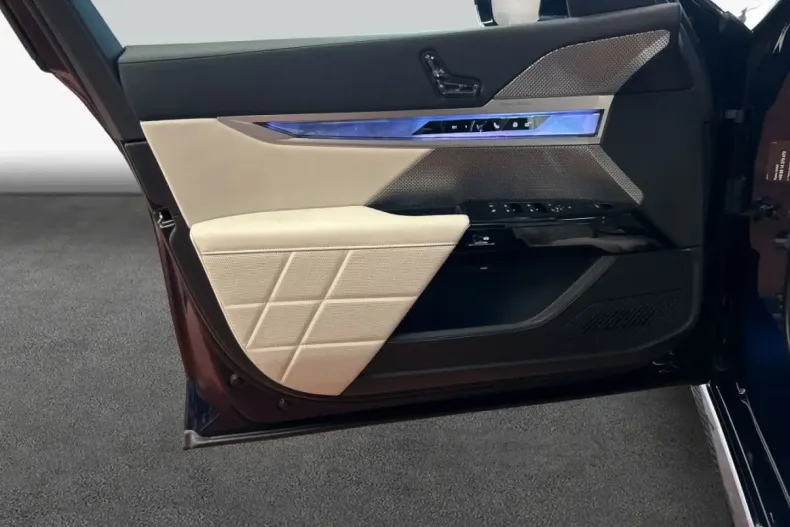 BMW 740 din 2024 cu 8.718 km - oferta BMW166918 - foto 8