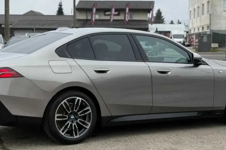BMW Seria 5 din 2025 cu 16.000 km - oferta BMW166956 - foto 9