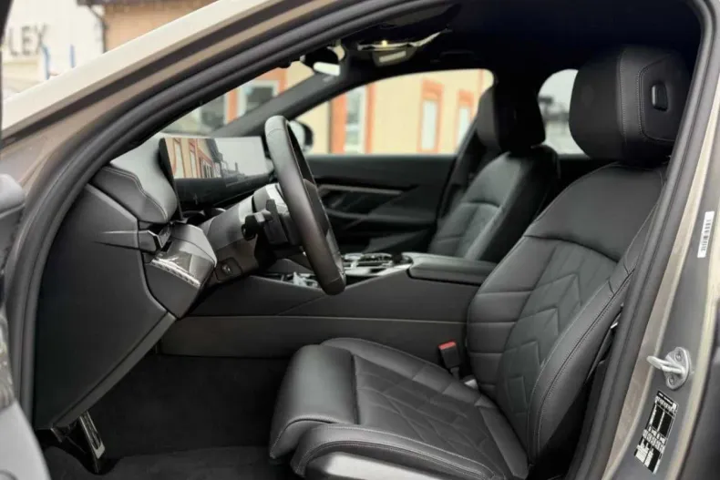 BMW Seria 5 din 2025 cu 16.000 km - oferta BMW166956 - foto 19