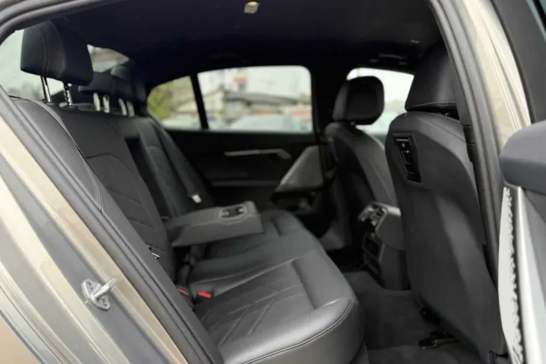 BMW Seria 5 din 2025 cu 16.000 km - oferta BMW166956 - foto 21