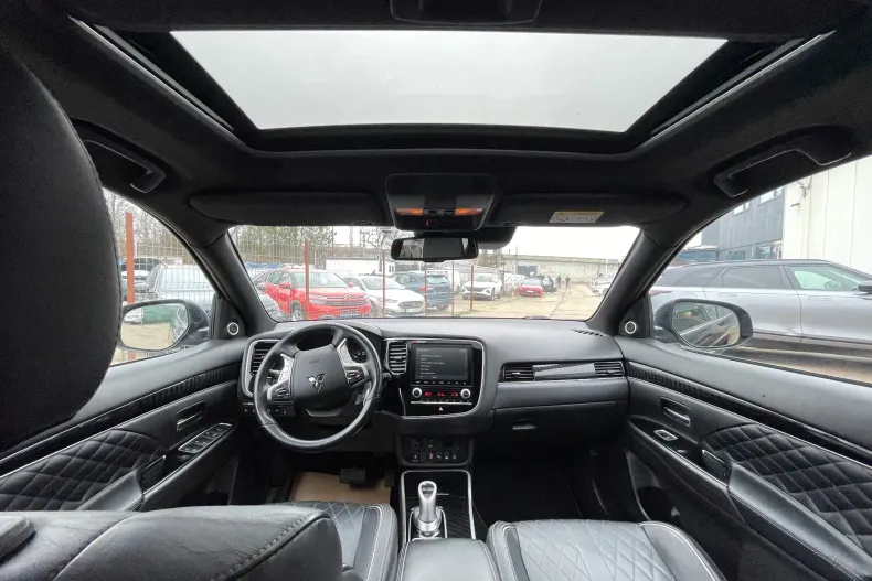 Mitsubishi Outlander din 2020 cu 172.492 km - oferta MIT166969 - foto 8