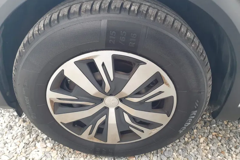 Peugeot 2008 din 2020 cu 79.920 km - oferta PEU167003 - foto 12