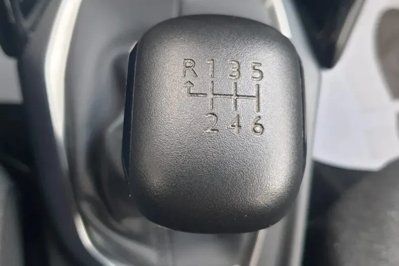 Peugeot 2008 din 2020 cu 79.920 km - oferta PEU167003 - foto 27