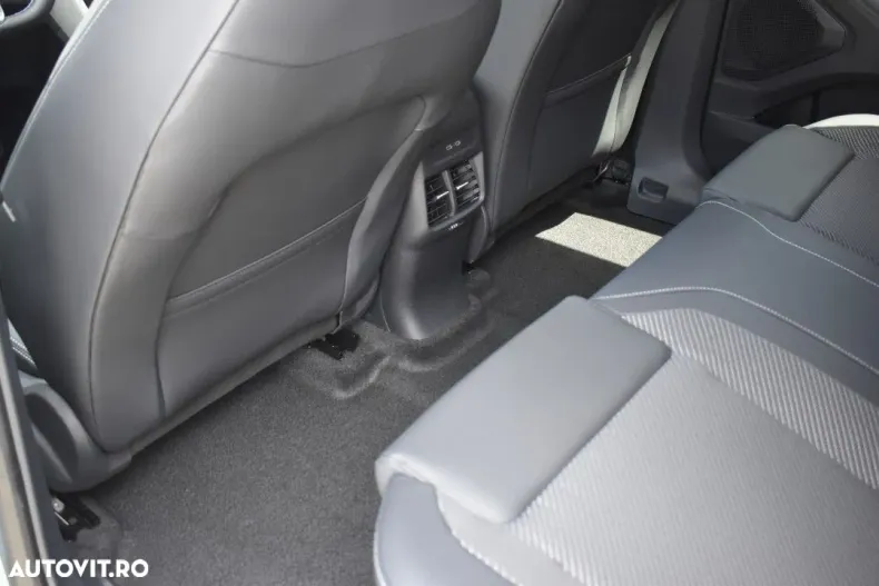 Ford Explorer din 2025 cu 1 km - oferta FOR167015 - foto 18