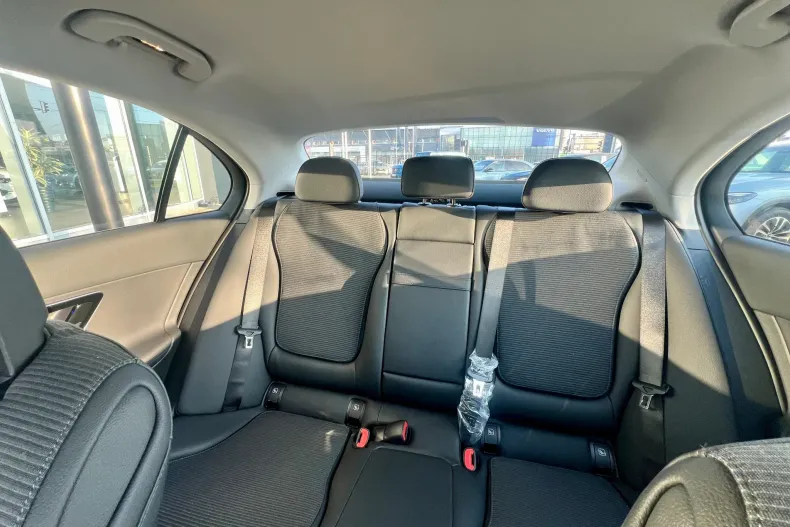 Mercedes-Benz C din 2025 cu 11 km - oferta MER167024 - foto 13