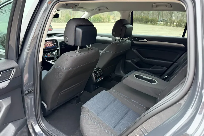 Volkswagen Passat din 2021 cu 140.150 km - oferta VOL167065 - foto 7