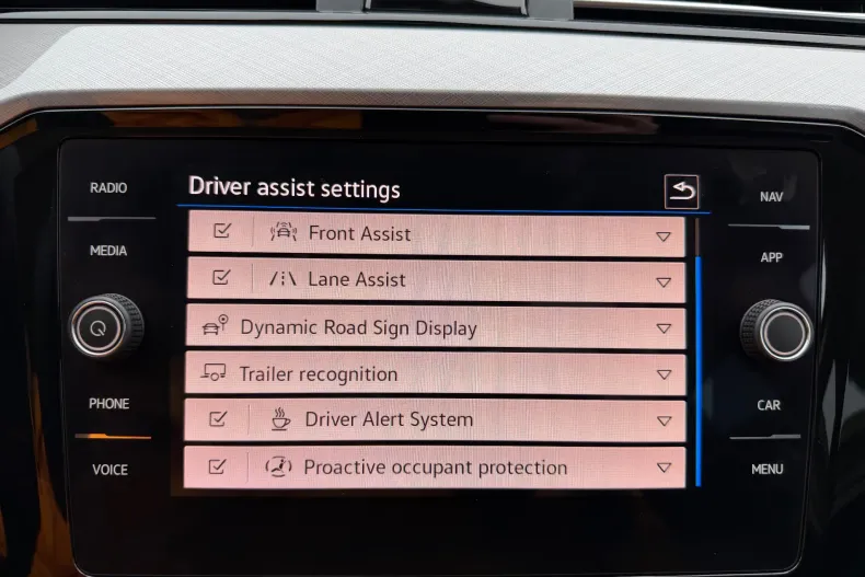 Volkswagen Passat din 2021 cu 140.150 km - oferta VOL167065 - foto 33