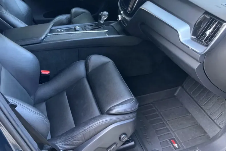 Volvo XC60 din 2019 cu 163.000 km - oferta VOL167084 - foto 8