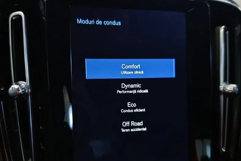 Volvo XC40 din 2020 cu 114.407 km - oferta VOL167085 - foto 12