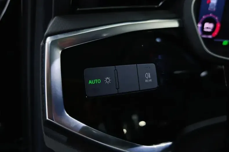 Audi Q3 din 2021 cu 140.939 km - oferta AUD167088 - foto 19