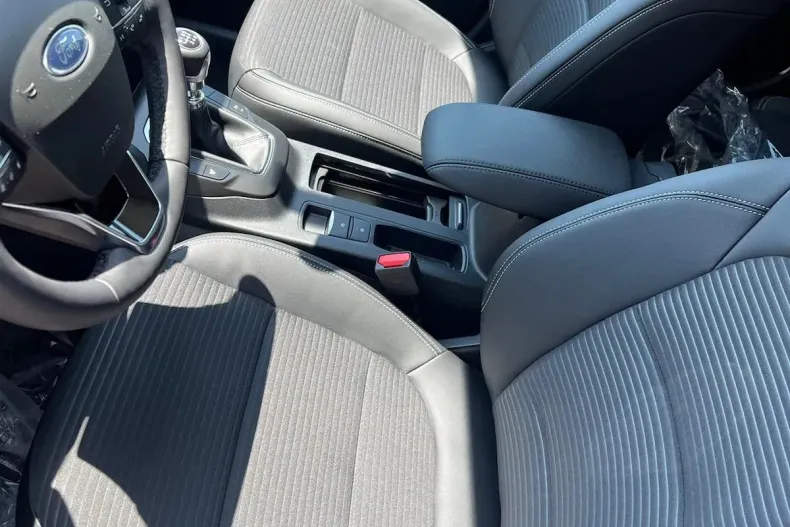 Ford Kuga din 2024 cu 2 km - oferta FOR167108 - foto 5