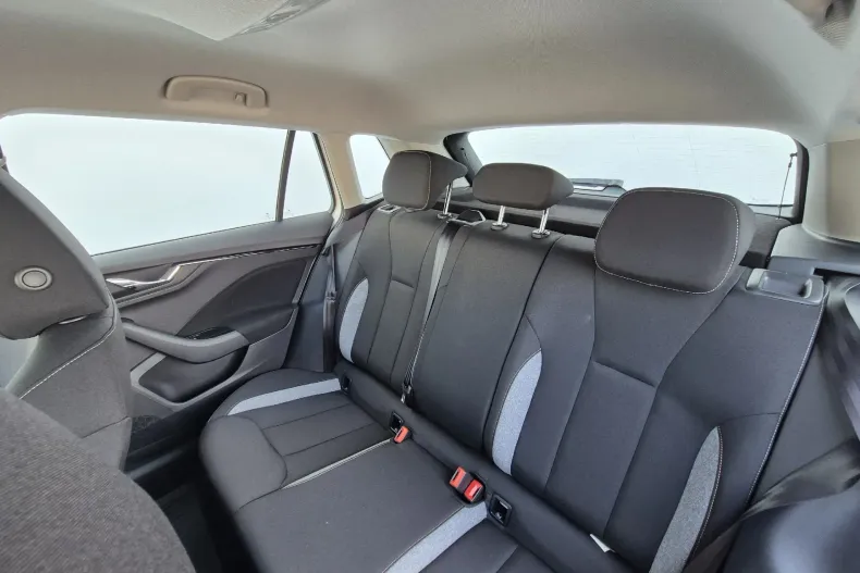 Skoda Kamiq din 2025 cu 2.350 km - oferta SKO167117 - foto 11