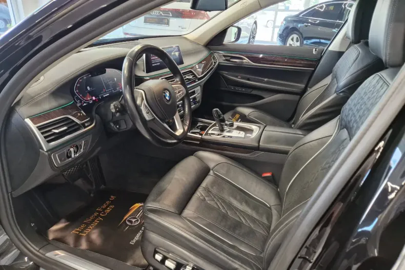 BMW Seria 7 din 2019 cu 177.260 km - oferta BMW167127 - foto 3