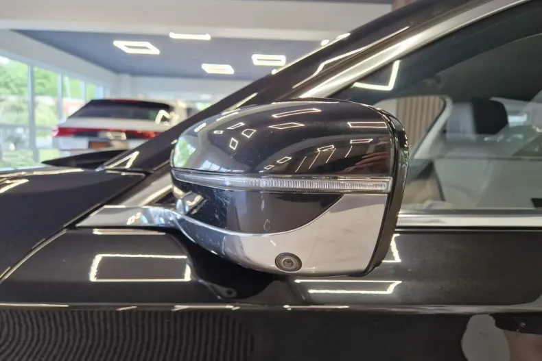 BMW Seria 7 din 2019 cu 177.260 km - oferta BMW167127 - foto 14