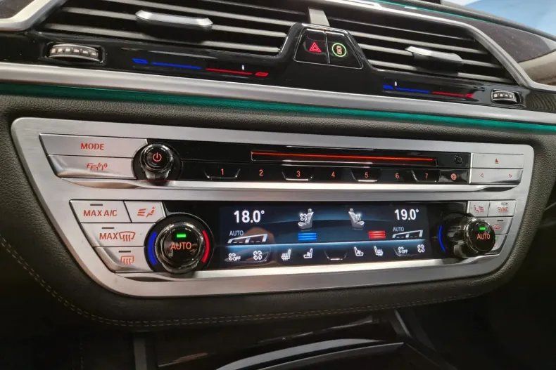 BMW Seria 7 din 2019 cu 177.260 km - oferta BMW167127 - foto 18