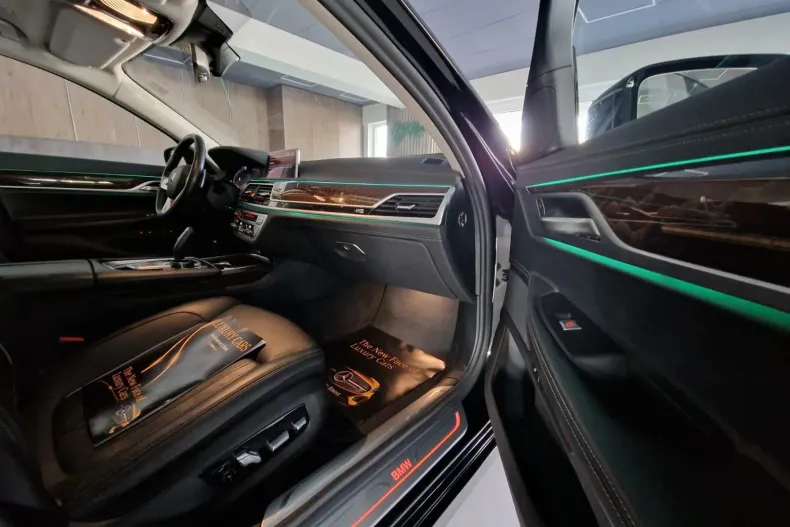 BMW Seria 7 din 2019 cu 177.260 km - oferta BMW167127 - foto 20