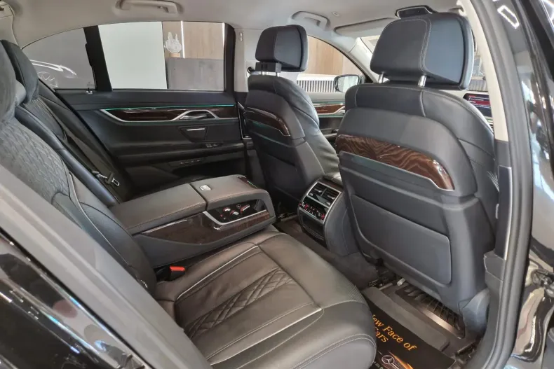 BMW Seria 7 din 2019 cu 177.260 km - oferta BMW167127 - foto 25