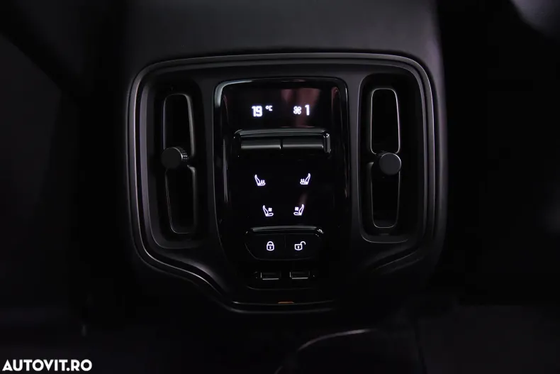 Aston Martin DBX din 2021 cu 23.606 km - oferta AST167150 - foto 24