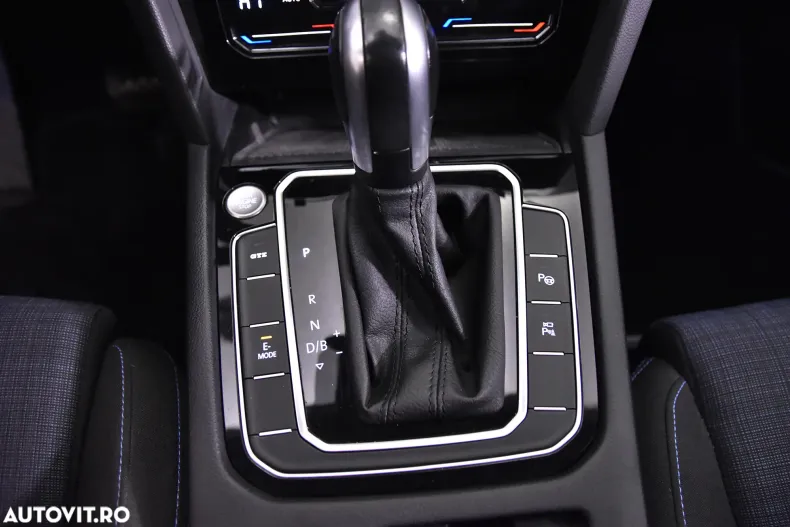 Volkswagen Passat din 2022 cu 135.713 km - oferta VOL167151 - foto 17