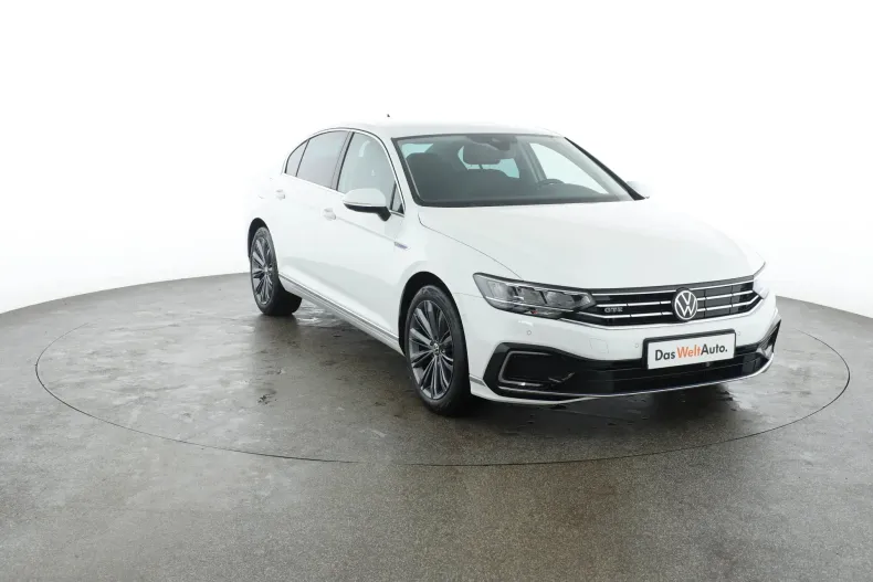Volkswagen Passat din 2021 cu 75.472 km - oferta VOL167170 - foto 3