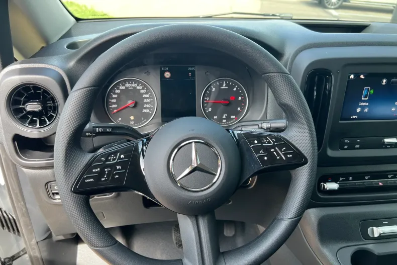 Mercedes-Benz Vito din 2024 cu 7 km - oferta MER167193 - foto 10