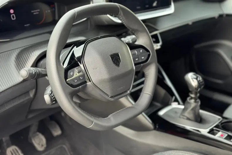 Peugeot 2008 din 2024 cu 2.223 km - oferta PEU167202 - foto 8