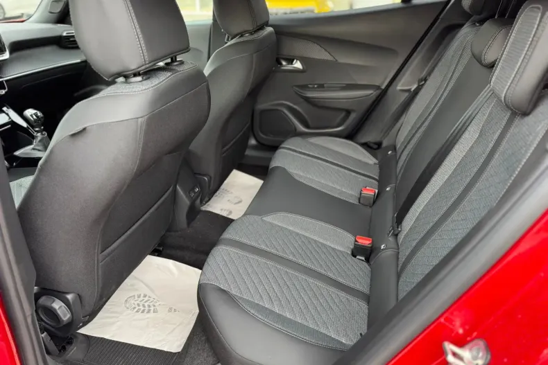 Peugeot 2008 din 2024 cu 2.223 km - oferta PEU167202 - foto 12