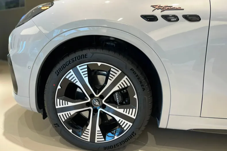 Maserati Grecale din 2024 cu 1 km - oferta MAS167215 - foto 5