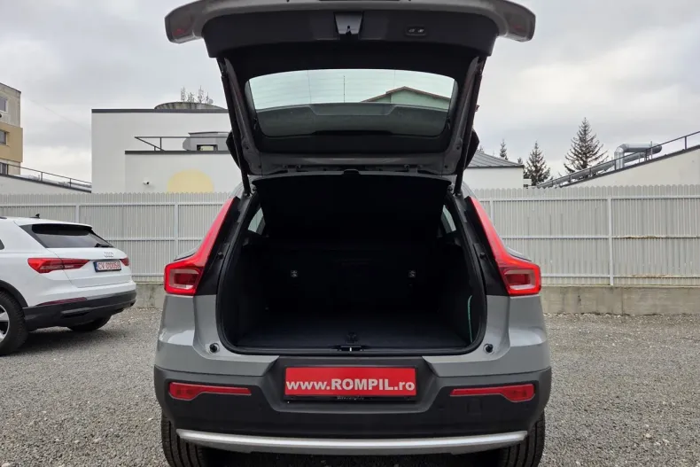 Volvo XC40 din 2025 cu 7.190 km - oferta VOL167219 - foto 7
