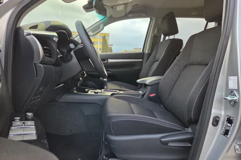Toyota Hilux din 2025 cu 6.110 km - oferta TOY167220 - foto 8