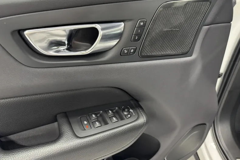 Volvo XC60 din 2021 cu 84.000 km - oferta VOL167225 - foto 7