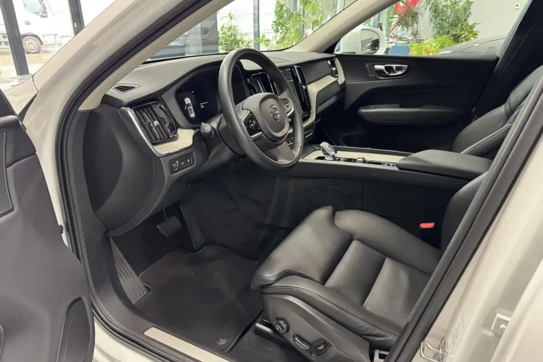 Volvo XC60 din 2021 cu 32.000 km - oferta VOL167226 - foto 5