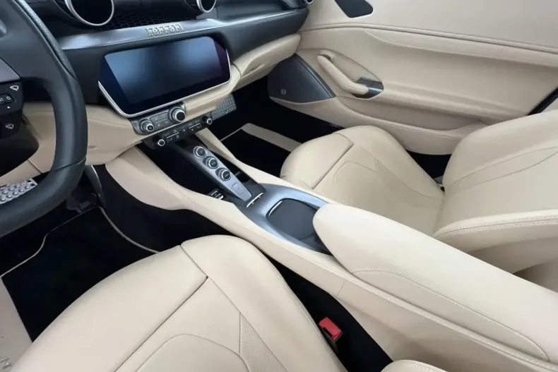 Ferrari Portofino din 2022 cu 9.600 km - oferta FER167240 - foto 19