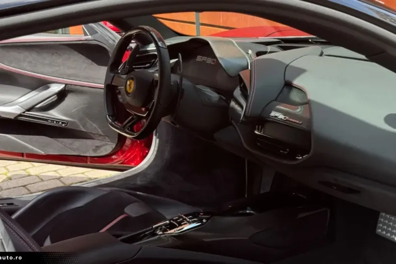 Ferrari SF90 din 2021 cu 5.800 km - oferta FER167263 - foto 3