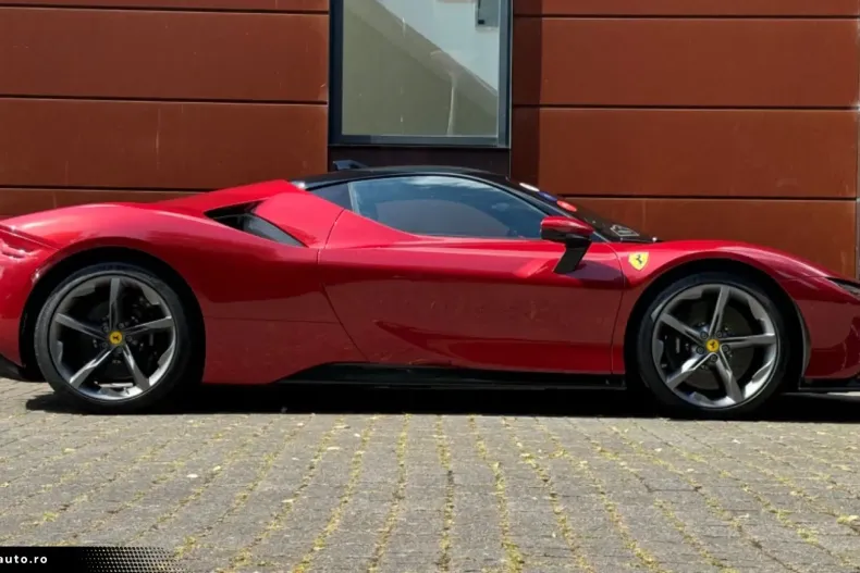 Ferrari SF90 din 2021 cu 5.800 km - oferta FER167263 - foto 4