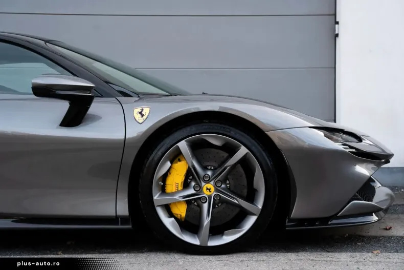 Ferrari SF90 din 2021 cu 9.500 km - oferta FER167264 - foto 9