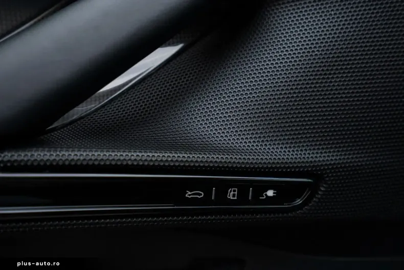 Ferrari SF90 din 2021 cu 9.500 km - oferta FER167264 - foto 15