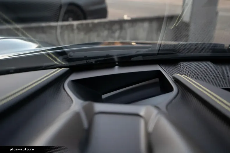 Ferrari SF90 din 2021 cu 9.500 km - oferta FER167264 - foto 31