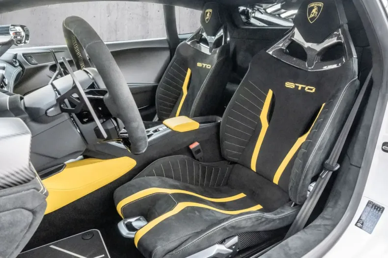 Lamborghini Huracán din 2024 cu 2.015 km - oferta LAM167268 - foto 8