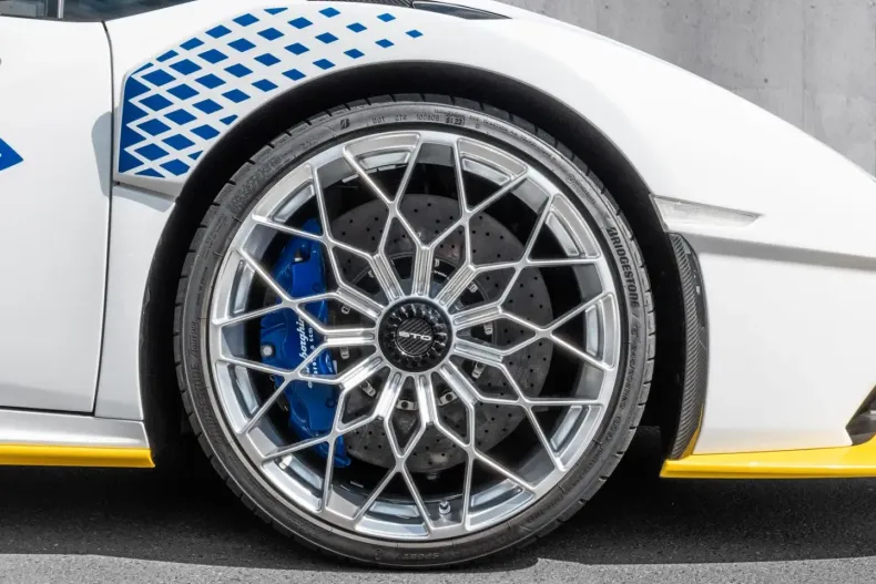 Lamborghini Huracán din 2024 cu 2.015 km - oferta LAM167268 - foto 9