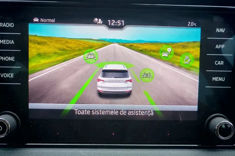 Skoda Karoq din 2025 cu 4.100 km - oferta SKO167273 - foto 17