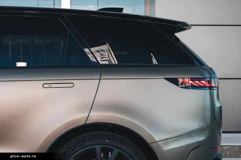 Land Rover Range Rover Sport din 2024 cu 3.300 km - oferta LAN167278 - foto 6