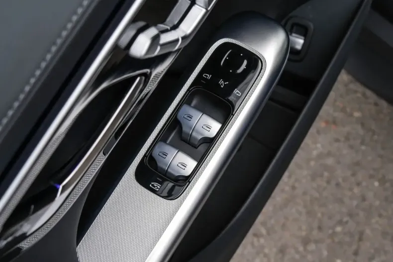 Mercedes-Benz GLC 300 din 2024 cu 13.863 km - oferta MER167290 - foto 12