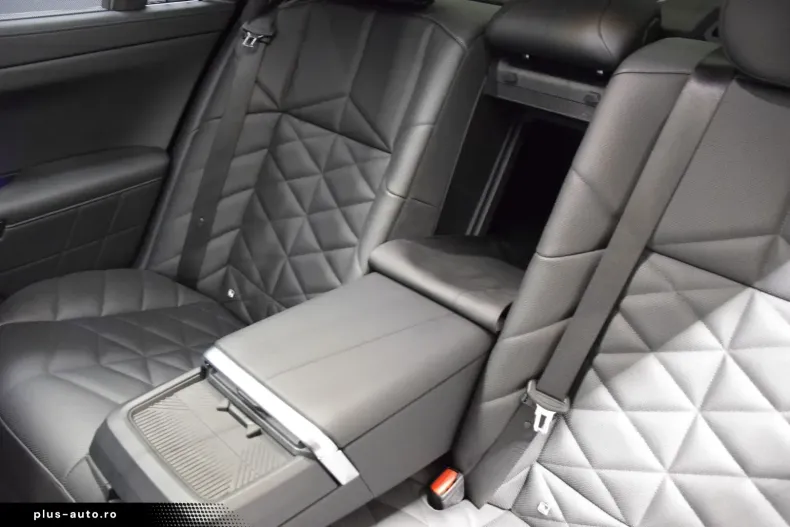 BMW 740 din 2024 cu 12.600 km - oferta BMW167293 - foto 21