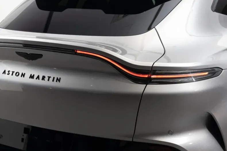 Aston Martin DBX din 2025 cu 12.416 km - oferta AST167320 - foto 6